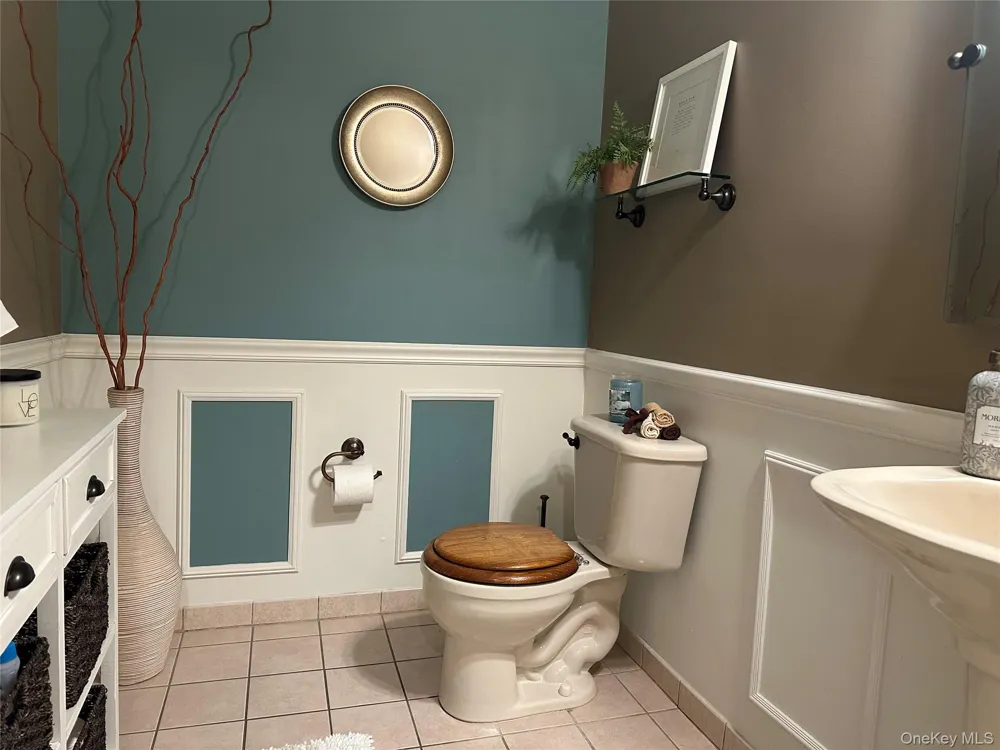 33 Daremy Circle Medford, NY 11763