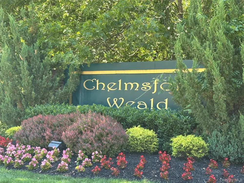 33 Daremy Circle Medford, NY 11763