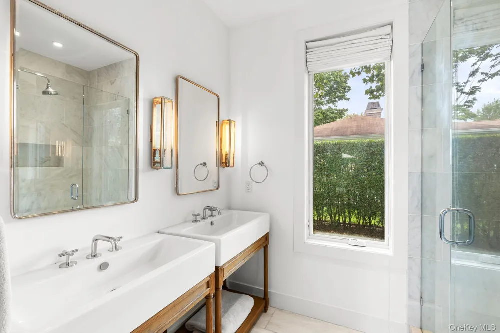 117 Buell Lane East Hampton, NY 11937