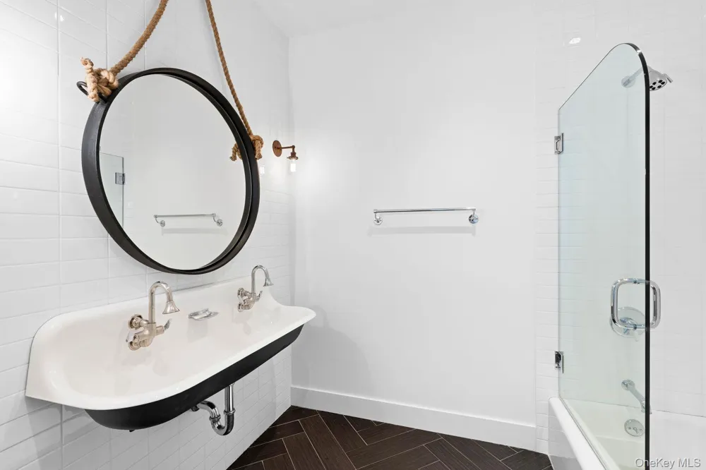 117 Buell Lane East Hampton, NY 11937