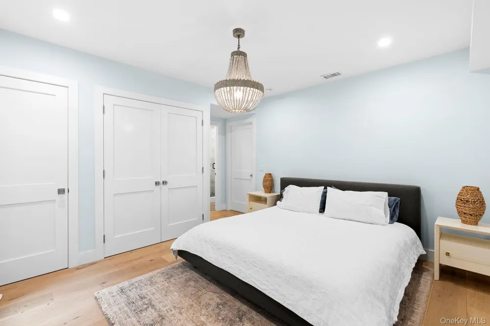 117 Buell Lane East Hampton, NY 11937