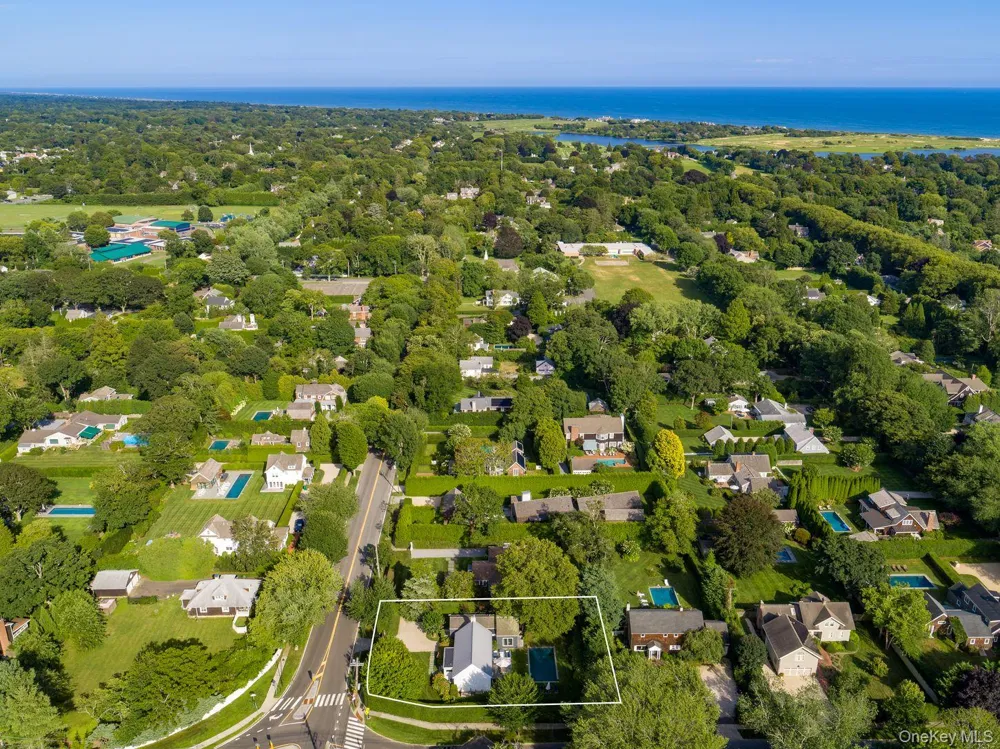 117 Buell Lane East Hampton, NY 11937