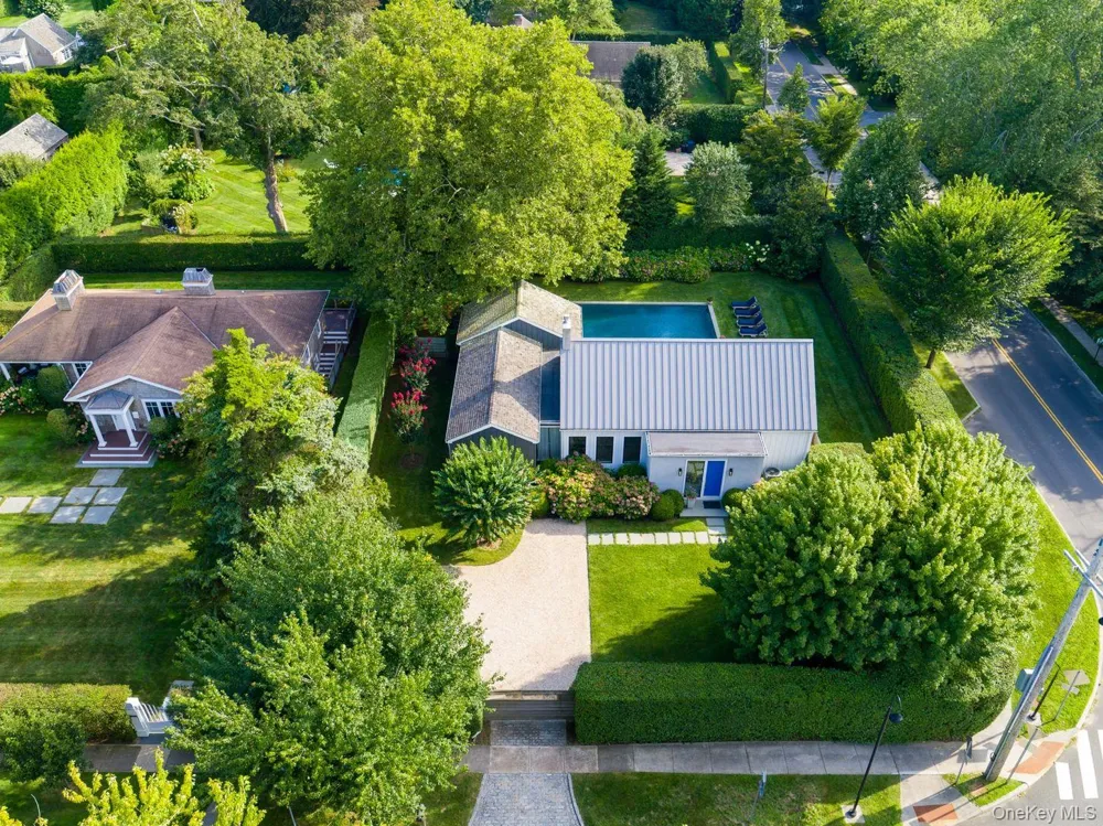 117 Buell Lane East Hampton, NY 11937