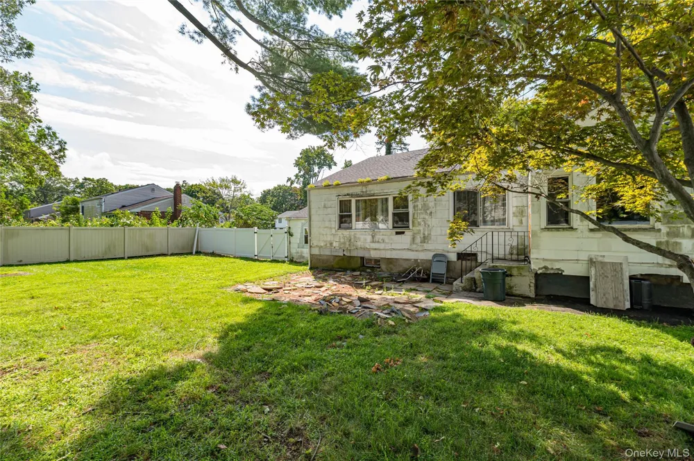19 South Lane Huntington, NY 11743