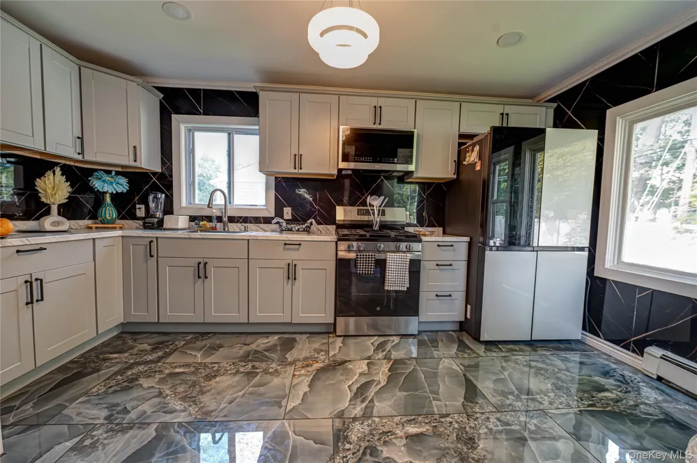 19 South Lane Huntington, NY 11743