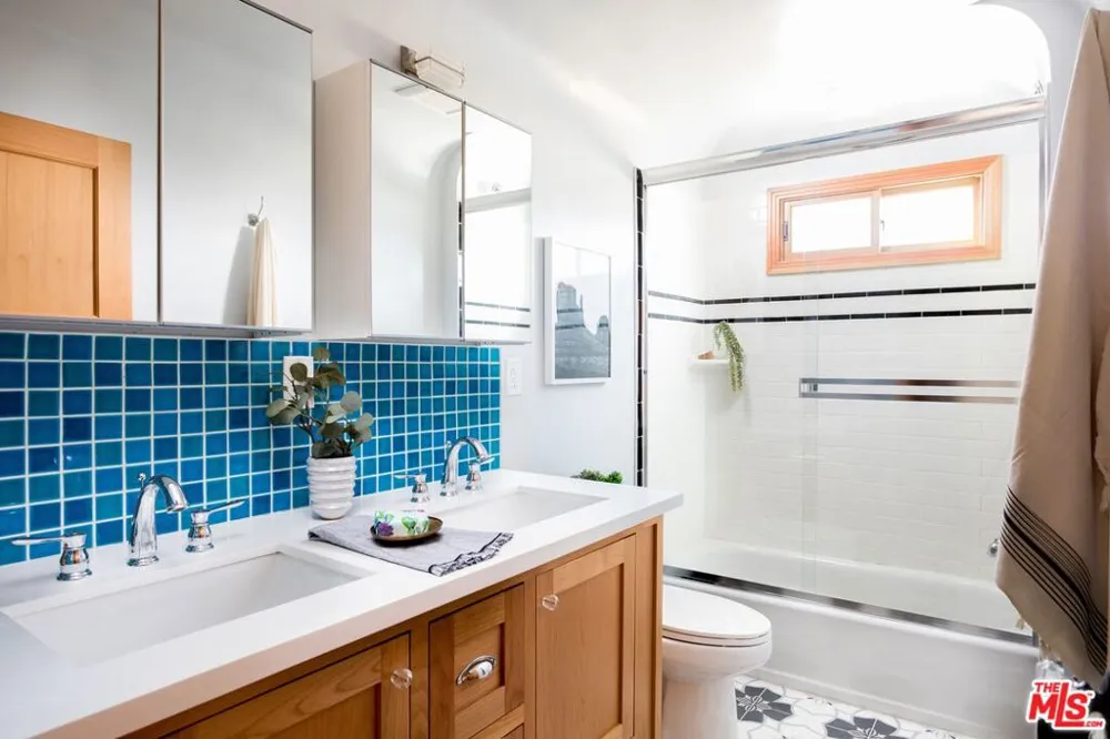3009 Virginia Road #1/2 Los Angeles, CA 90016