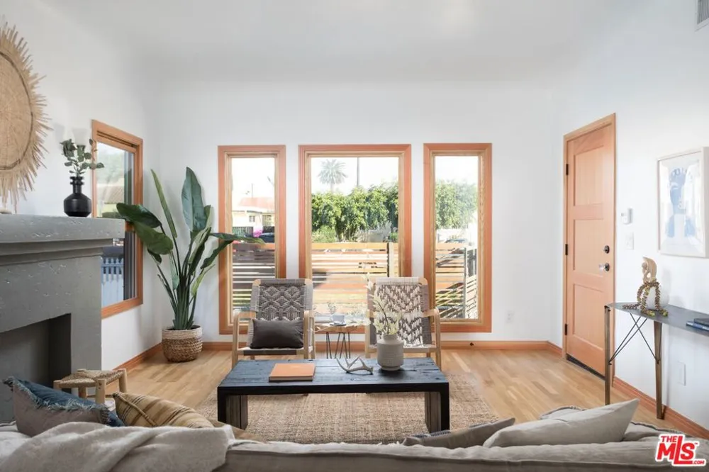3009 Virginia Road #1/2 Los Angeles, CA 90016
