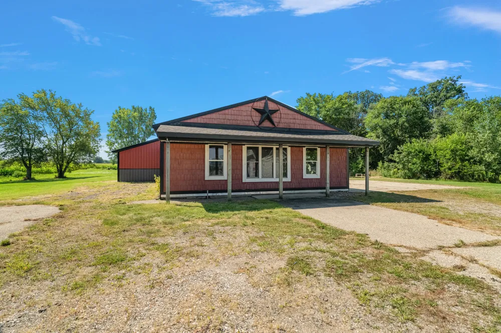 3830 146th Avenue Holland, MI 49423