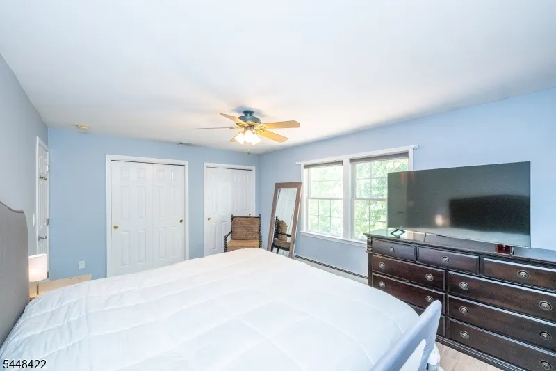 38 Oneida Ave Hopatcong, NJ 07843