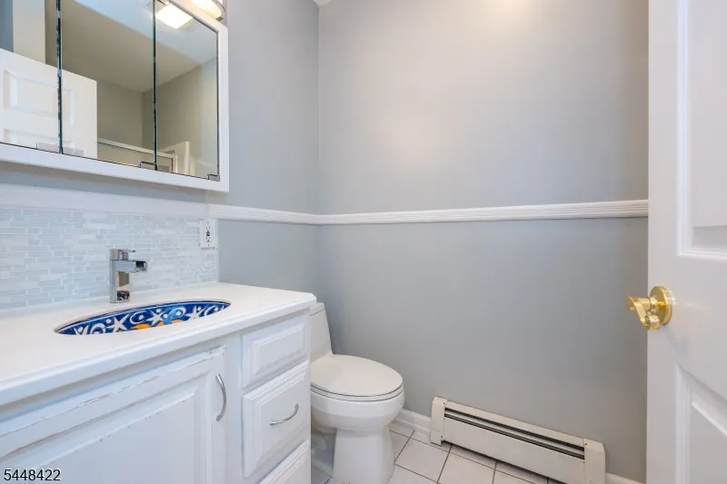38 Oneida Ave Hopatcong, NJ 07843