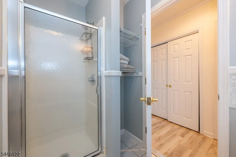 38 Oneida Ave Hopatcong, NJ 07843