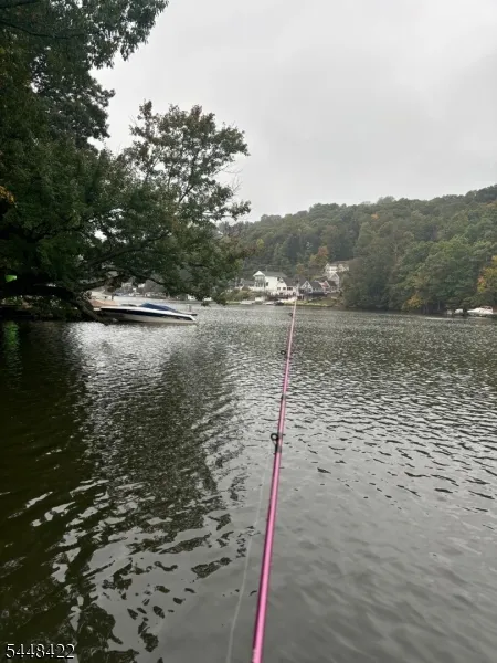38 Oneida Ave Hopatcong, NJ 07843