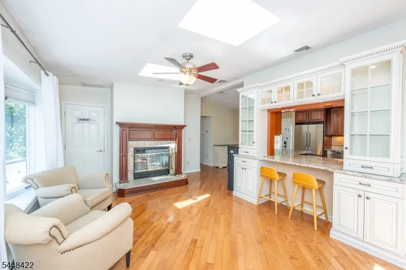 38 Oneida Ave Hopatcong, NJ 07843