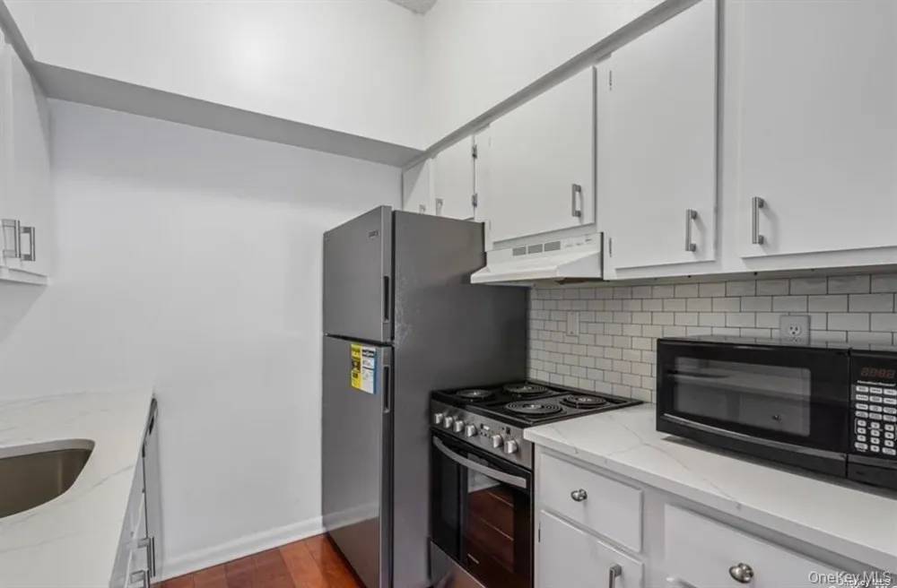 142 Main Street #1D Mineola, NY 11501