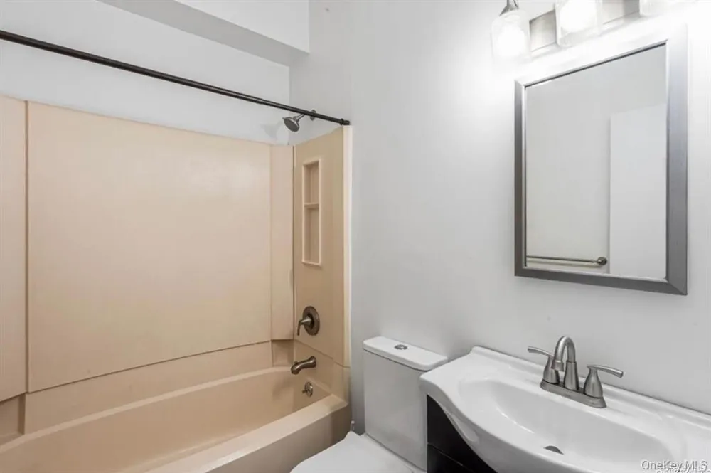142 Main Street #1D Mineola, NY 11501