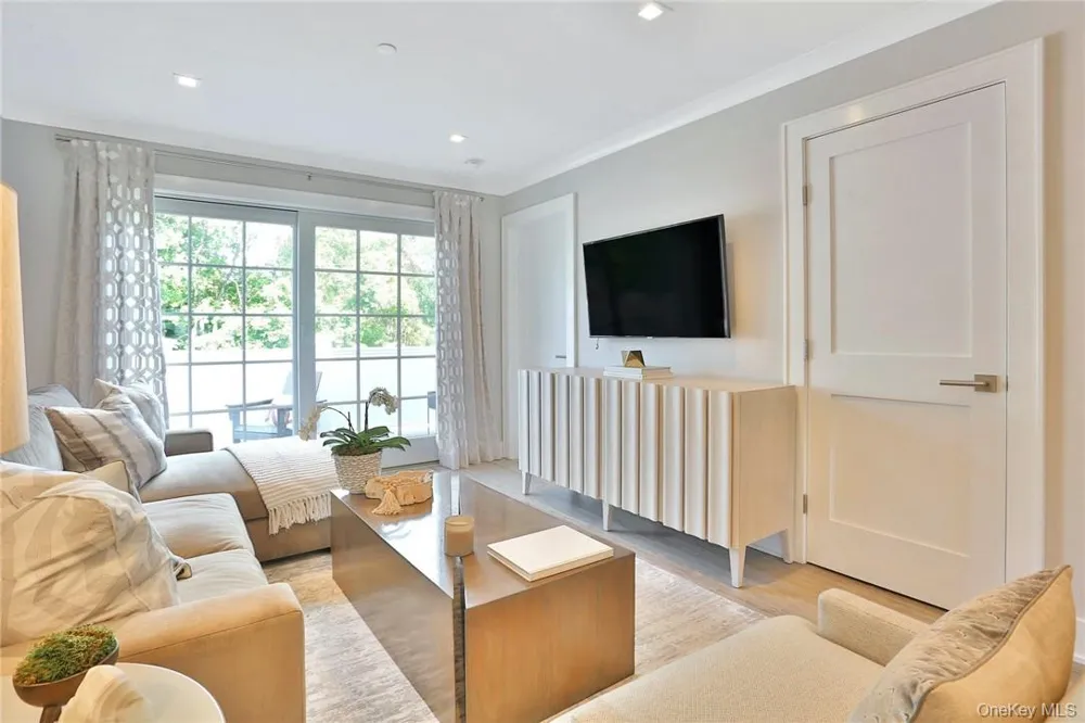 470 Main Street #11 Armonk, NY 10504