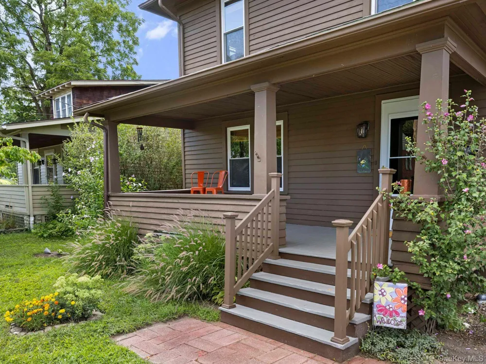 21 Manor Place Kingston, NY 12401
