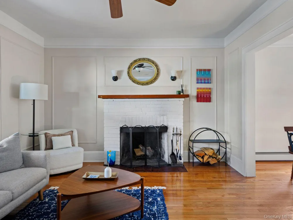 21 Manor Place Kingston, NY 12401