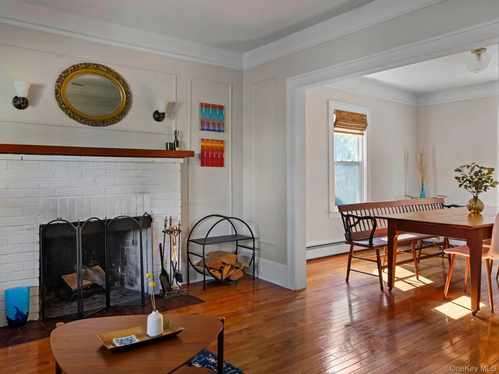 21 Manor Place Kingston, NY 12401