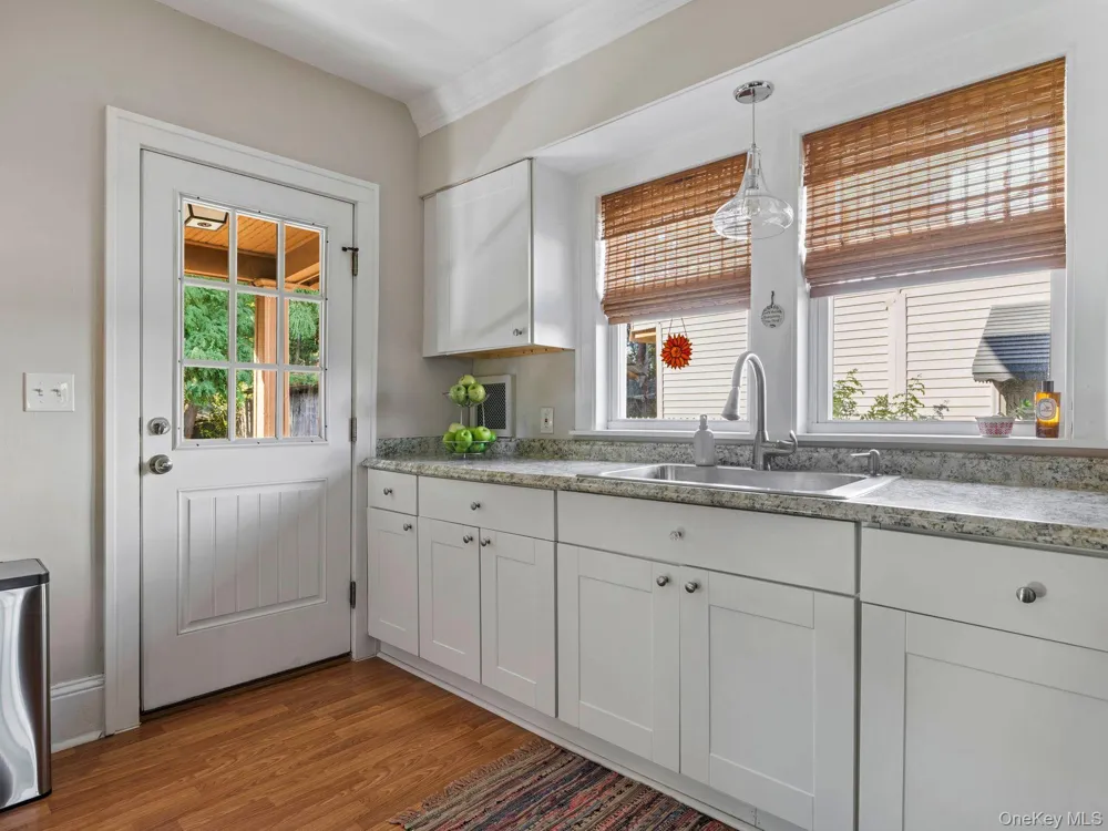 21 Manor Place Kingston, NY 12401