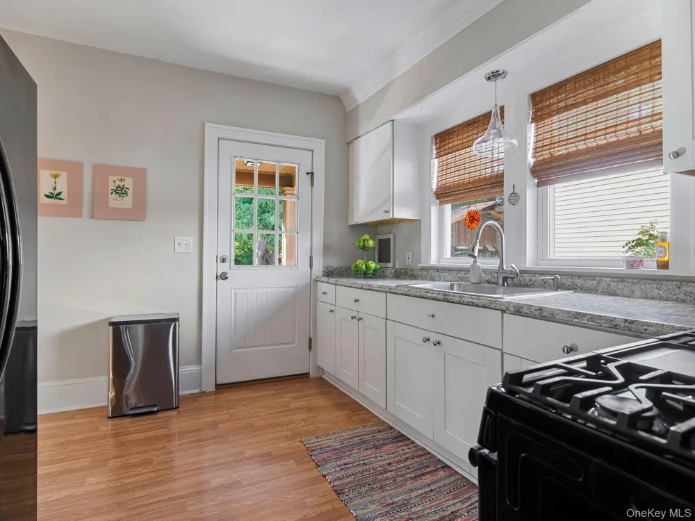 21 Manor Place Kingston, NY 12401