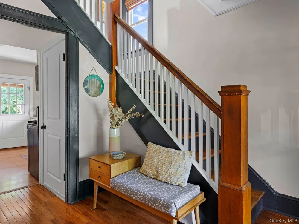 21 Manor Place Kingston, NY 12401