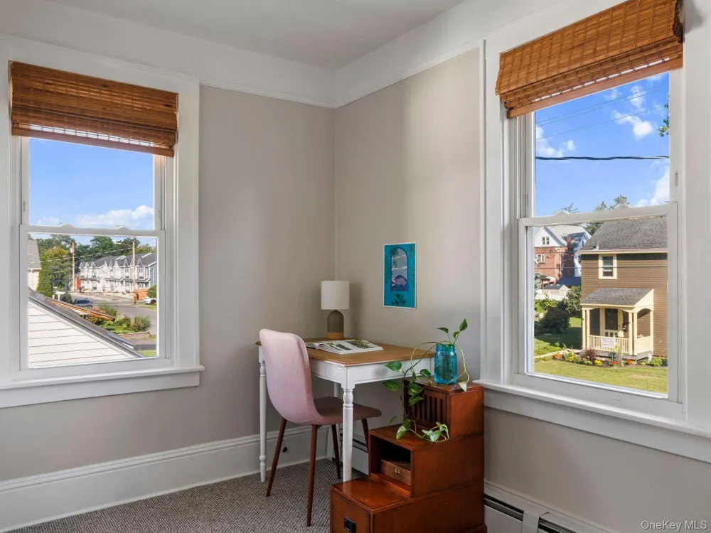 21 Manor Place Kingston, NY 12401