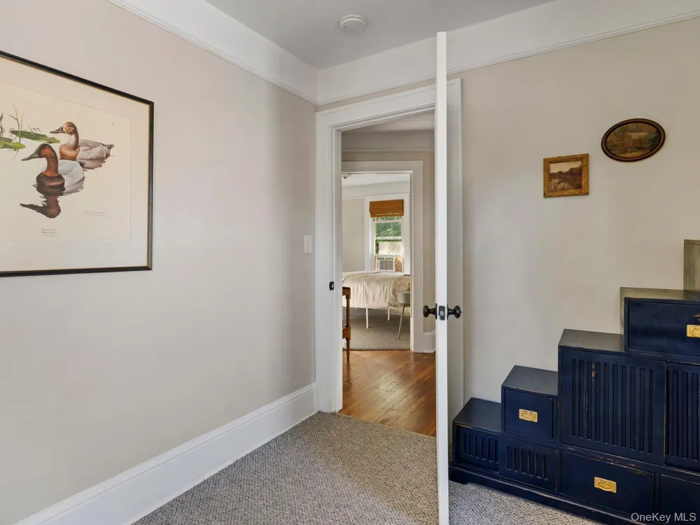 21 Manor Place Kingston, NY 12401