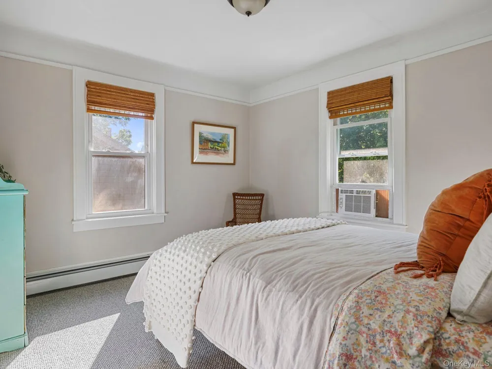 21 Manor Place Kingston, NY 12401