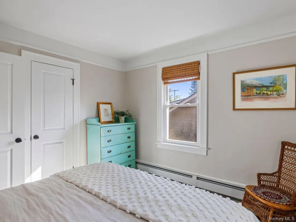 21 Manor Place Kingston, NY 12401