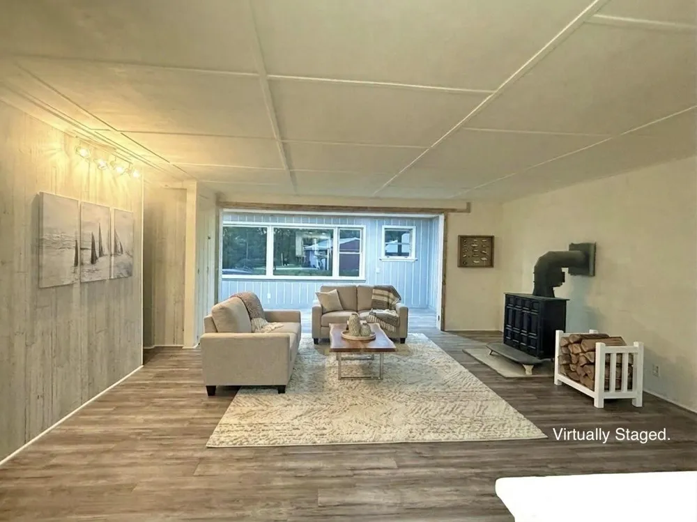 10622 Round Lake Drive Mecosta, MI 49332