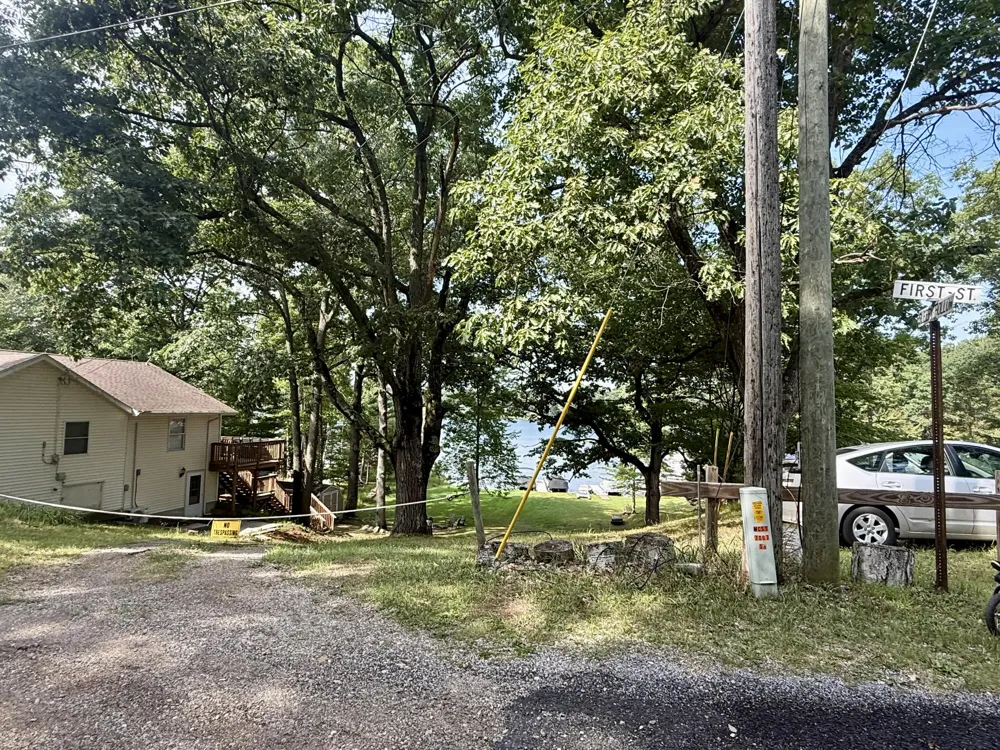 10622 Round Lake Drive Mecosta, MI 49332