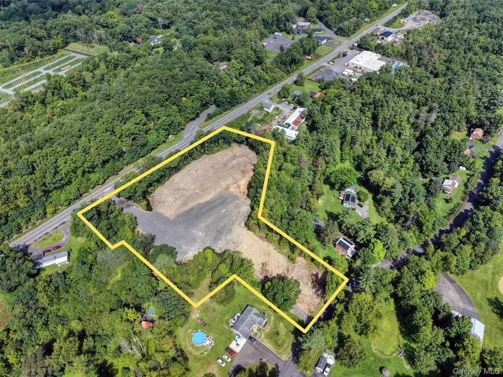 2286 Route 9W Saugerties, NY 12477