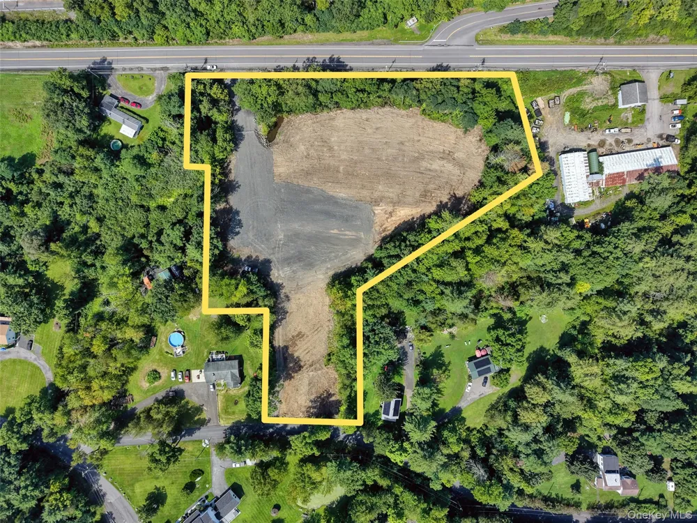 2286 Route 9W Saugerties, NY 12477
