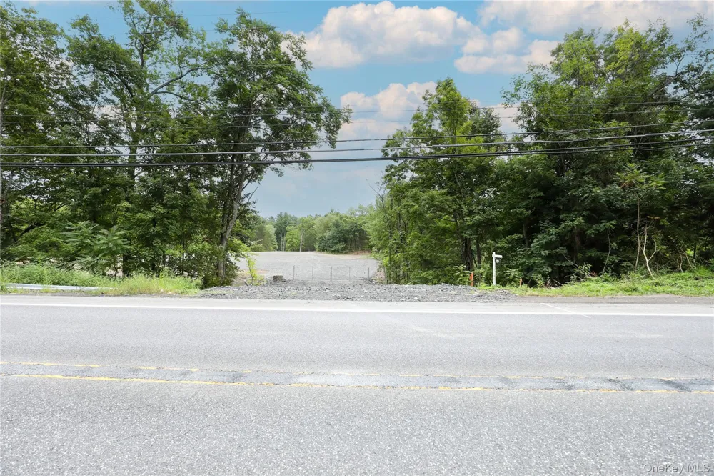 2286 Route 9W Saugerties, NY 12477
