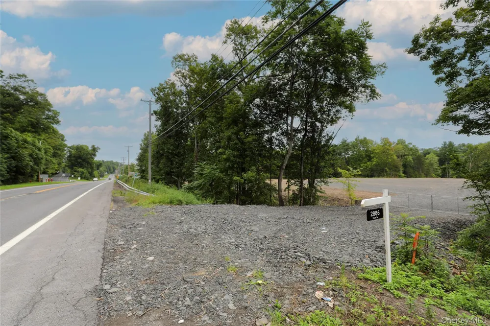 2286 Route 9W Saugerties, NY 12477