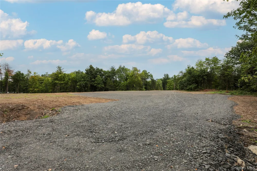2286 Route 9W Saugerties, NY 12477