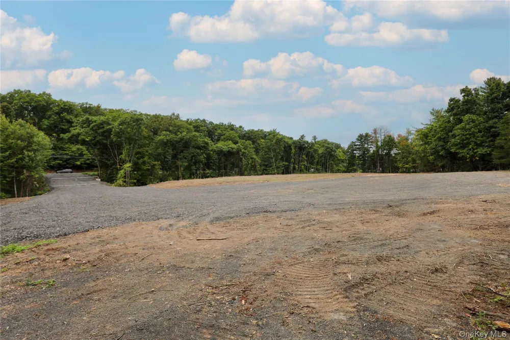 2286 Route 9W Saugerties, NY 12477
