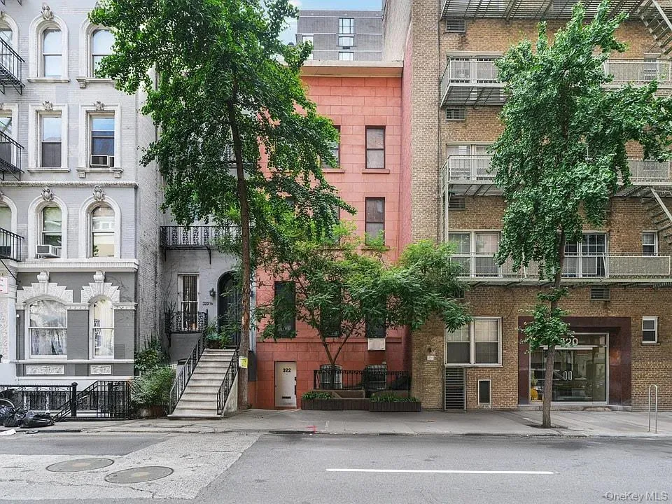 322 E 50th St New York (Manhattan), NY 10022