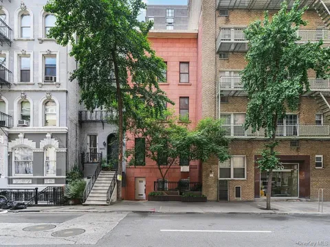 322 E 50th St