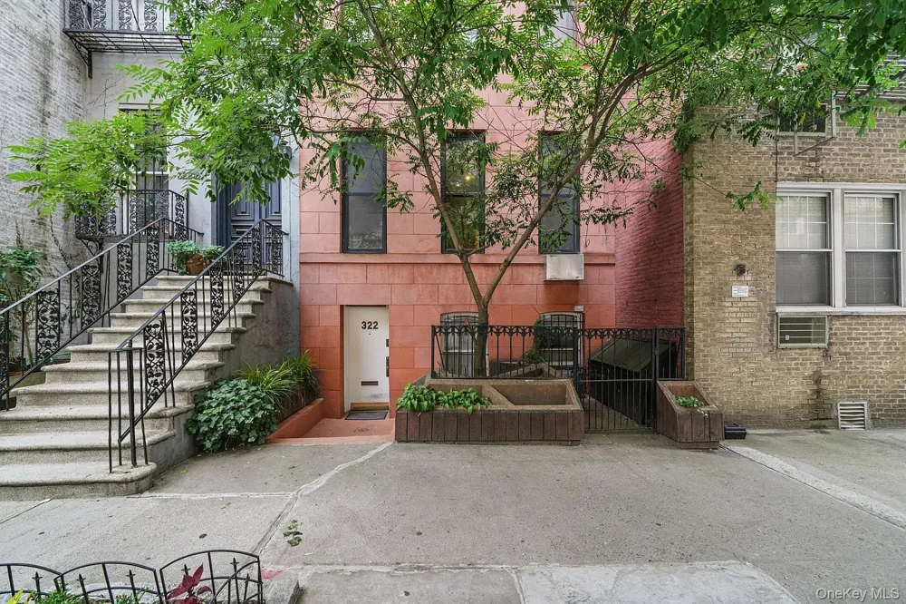322 E 50th St New York (Manhattan), NY 10022