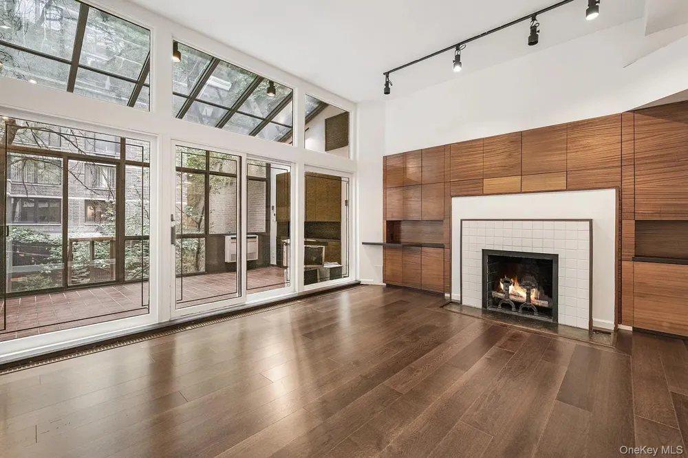 322 E 50th St New York (Manhattan), NY 10022