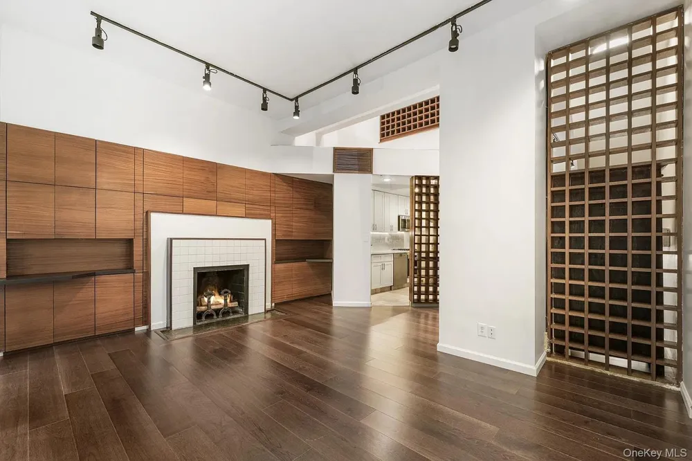 322 E 50th St New York (Manhattan), NY 10022