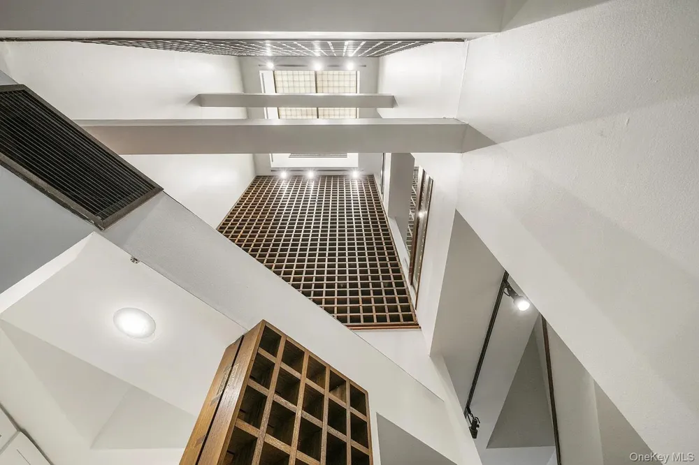 322 E 50th St New York (Manhattan), NY 10022