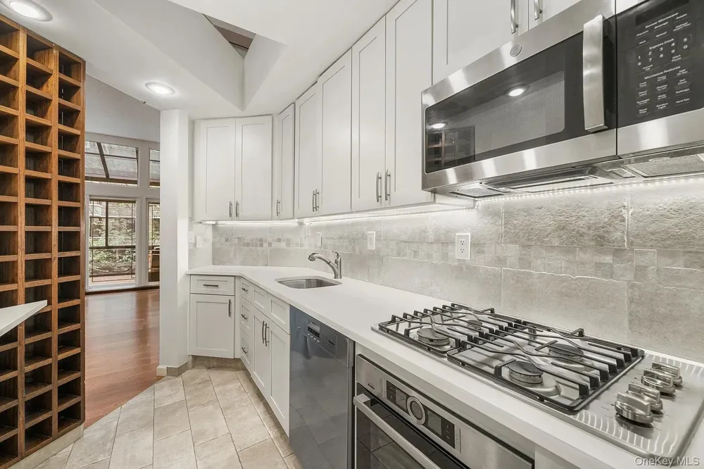 322 E 50th St New York (Manhattan), NY 10022