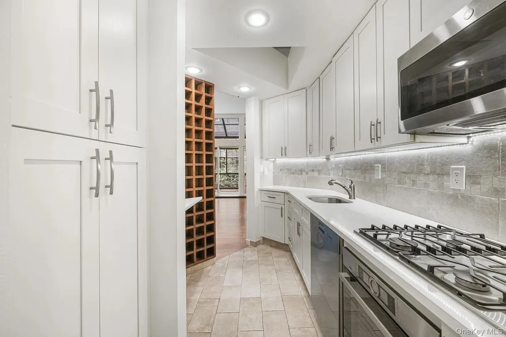 322 E 50th St New York (Manhattan), NY 10022