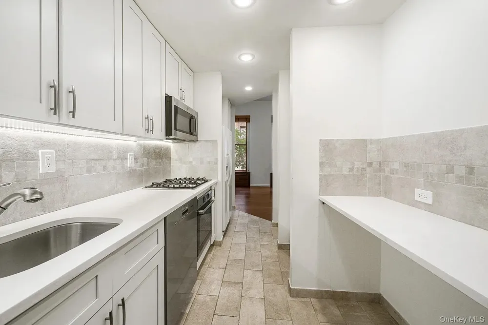 322 E 50th St New York (Manhattan), NY 10022