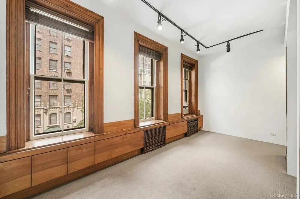 322 E 50th St New York (Manhattan), NY 10022