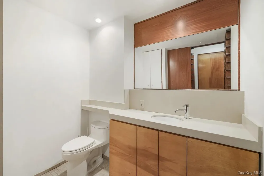 322 E 50th St New York (Manhattan), NY 10022