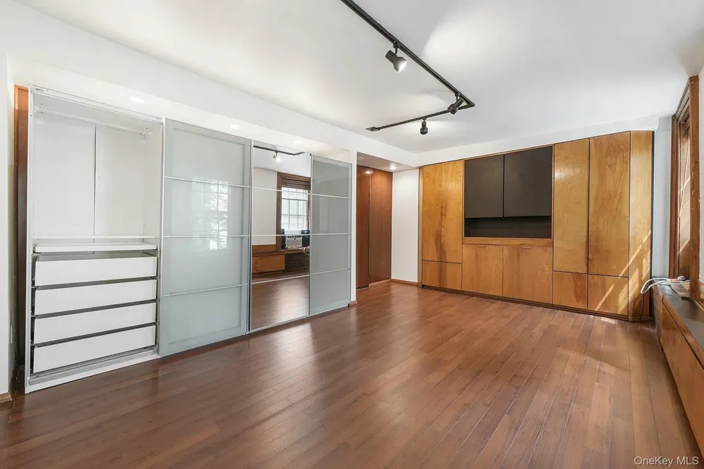 322 E 50th St New York (Manhattan), NY 10022